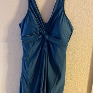 Blue Twist Front swimsuit size 2XL